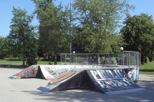 Open skatebowl made of concrete